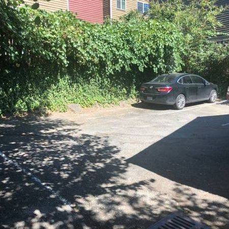 $125 *** Parking University, walk to UW -  Free...*** (**** University, UW, U district  ***)63786849854337121