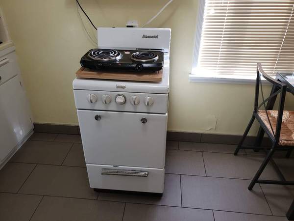 Antique Arnold White Enameled Gas Range *Works!* 1