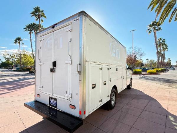 2018 Chevrolet Express Chevy 3500 - Photo 9