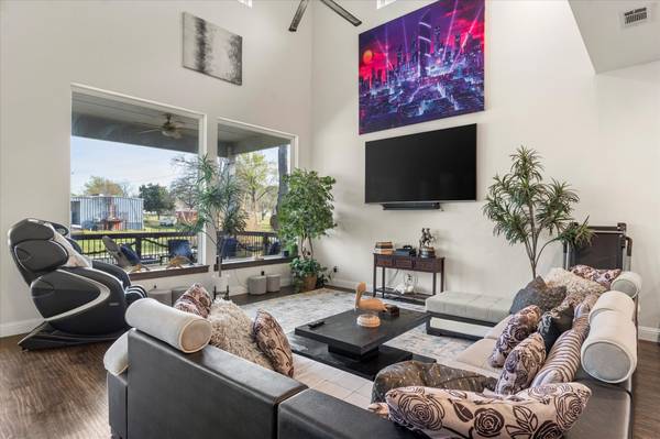 $775,000 / 3br - 2454ft2 - FOR SALE: 1800 Mason Ln!! (Cedar Creek Lake)64305502145409123