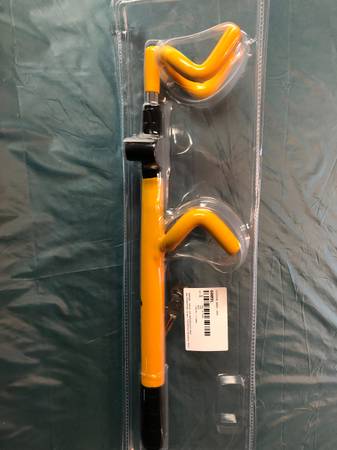 steering wheel lock-New in box 1