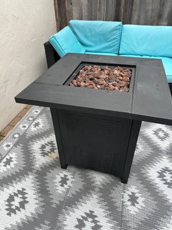 Fire table (with cover) - $100 (santa cruz)63471478762883121
