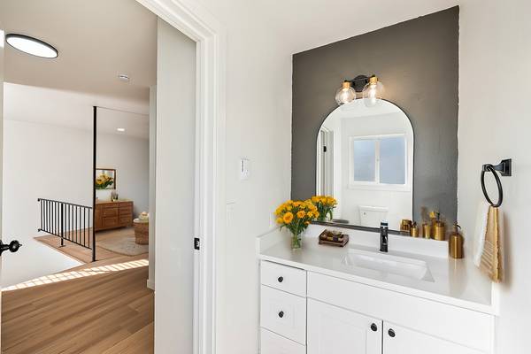 $2,155 / 3br - Townhomes de Eastmont!! Recién renovado 3 + habitación adicional x 2.5 (EMTH14) (East Wenatchee)63872425574019124