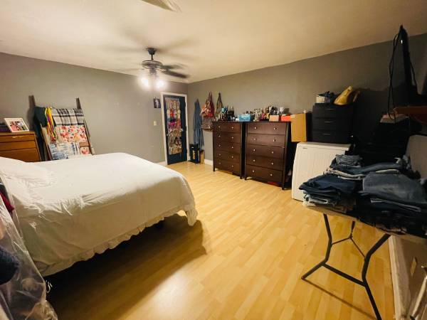 $80,000 Bishop 3 bed 2 bath + carport + porch (Bishop)64036535293954120