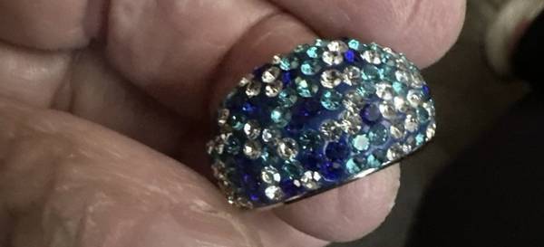 Women’s cluster ring 1