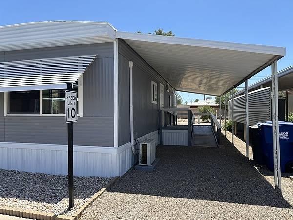 $64,900 / 2br - 850ft2 - **Motivated Seller-JUST REDUCED! Beautiful Double Wide in a 55+ Park** (Tucson)63674894889985122