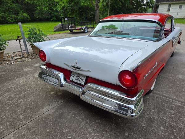 1957 Ford Fairlane 500 - $22,900 (Urbana)63625037570689122