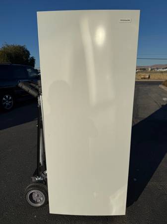 Frigidaire Upright Stand-up Frost Free Freezer 5 Years Old 1