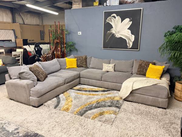 Huge Jonathan Louis 4 Piece Sectional Couch Living Room Set - Delivery Available 1