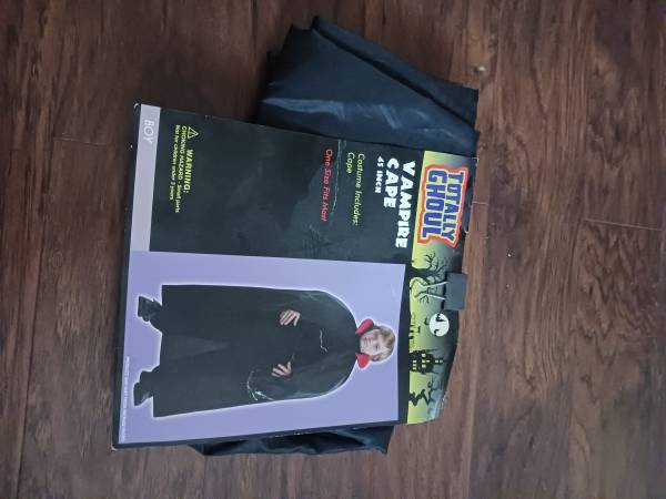 45" Vampire Kids Costume 1