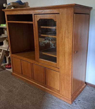Solid Oak Entertainment Center Cabinet 1