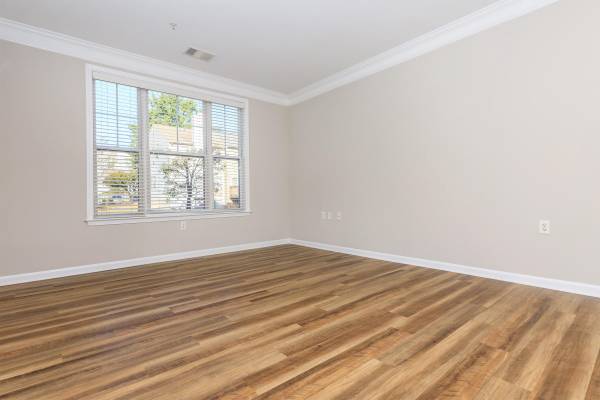 $2,036 / 2br - 1213ft2 - 2BD 2BA, listo para cable, encimeras de cuarzo (14720 4th St, Laurel, MD)63974187570434122