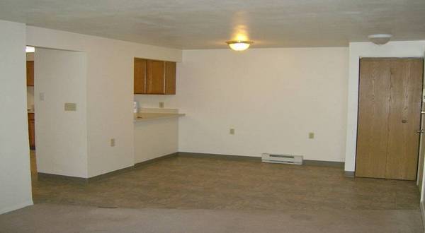 $800 / 2br - 2br Charming Two-Bedroom Townhome Available! Apply Today (Carthage)63959594173955121