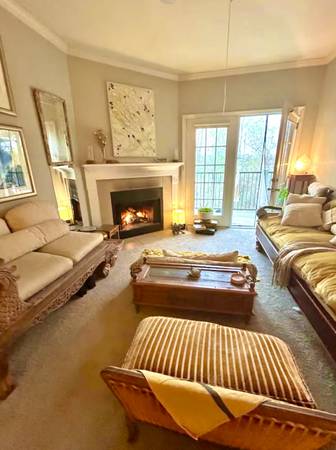 $1495.00 / 2br - 1062ft2 - Asheville Gem with Water Views, Walking Trails, Pool & Fitness Rm, 1564029373314305120