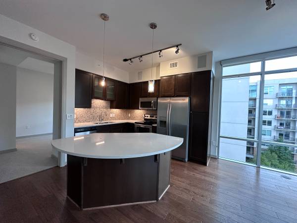 Stunning Condo-Grade Apartment in Cherry Creek North ~ Available Now! 1