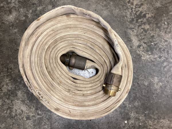 Manguera de incendios de 1 1/2 pulgadas - $50 (Bellingham)63435780799107121