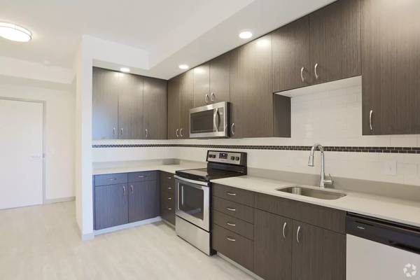 $1,980 / 2br - 743ft2 - Haga realidad sus sueños: ¡Alquileres ideales esperan! (Portland)63831771613955124