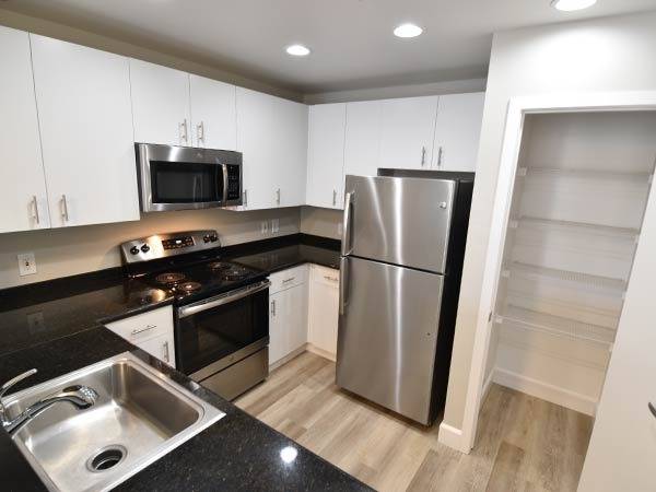 $3,495 / 2br - 1220ft2 - Large 2BR Town Home | Downtown San Jose | Modern kitchen | Large patio (san jose downtown)63824143650689124