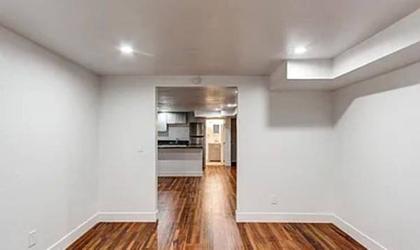 Charming Garden-Level Studio 1