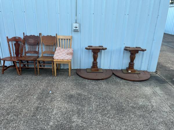 Tabel and chairs make offer 1