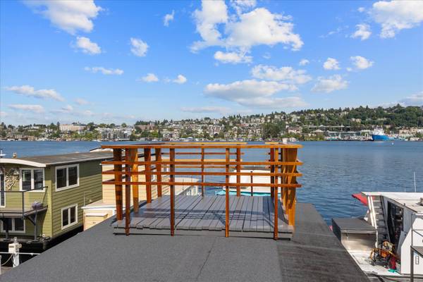 $420,000 / 1br - 912ft2 - New Construction Houseboat w/ Lake Views - Rentals allowed! (Lake Union/Seattle)64189097656322122