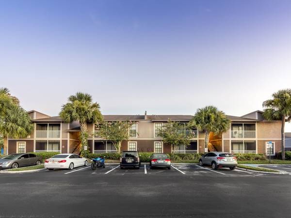 $1,615 / 2br - 950ft2 - Washer/Dryer, Ceiling Fan, On-site Management (26675 Players Cir, Lutz, FL)63976136248323121