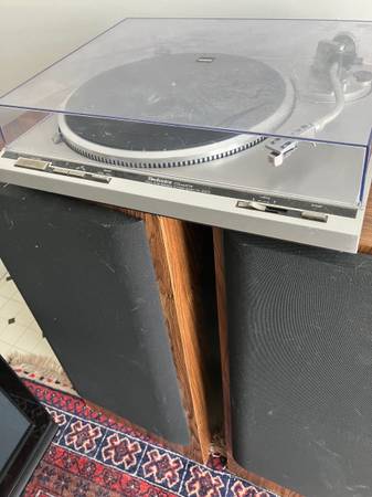 Technics Turntable SL-Q303 1