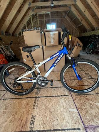 Trek MT 220 1