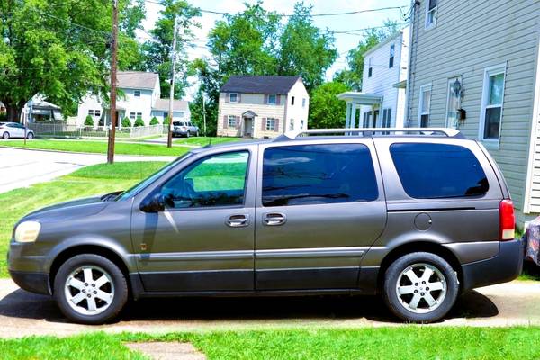 2005 Saturn Relay Van/Minivan - $1,195 (Clairton)63625192027907120