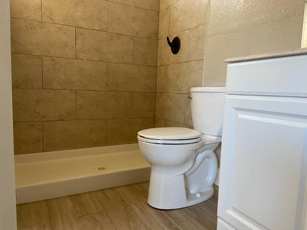 $2550.00 / 3br - 5663ft2 - Charming Single-Family Home for Rent – Quiet Private Court, Walk to Sh63763026075649123