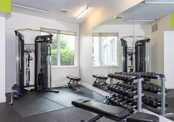 $1,350 / 1br - 549ft2 - Chic 1 BR/1 BA-Courtyard, Fitness Studio & On-Site Retail Awaits (Event District)63956648264323124