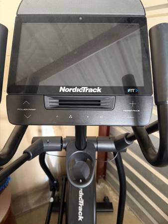 Nordic Trak Elyptical 1
