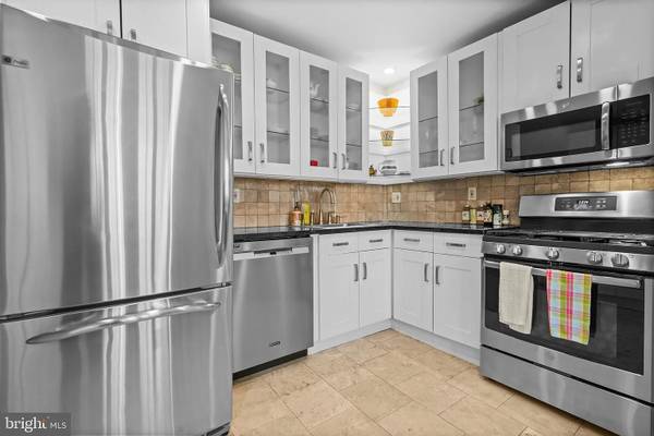 $3,450 / 2br - 1080ft2 - 2BR/2BA with Private Patio, Yard & Fireplace (Georgetown)63916757722883121