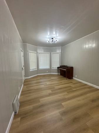 $2,300 / 2br - $2300/mo 2 bedroom 1 bath apartment available! (Chicago)64041812342147121