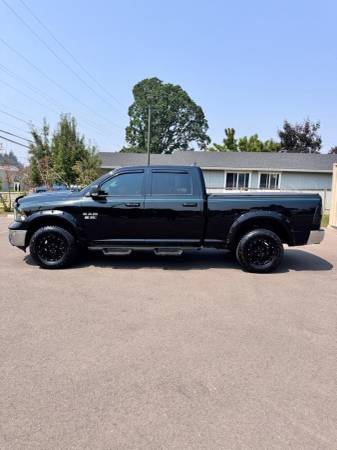 2019 RAM Big Horn Crew - Photo 8