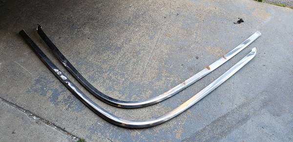 1969 impala pinch well moldings 1