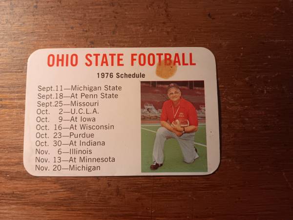 vintage 1976 Ohio State Buckeyes pocket schedule card featuring legend 1