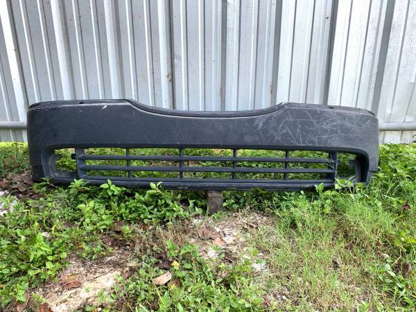 2003/2005 Lincoln LS frt bumper 1