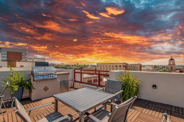 $2,489 / 2br - Elysian Grove - Beautiful 1 West Broadway (Tucson)63675014466817124