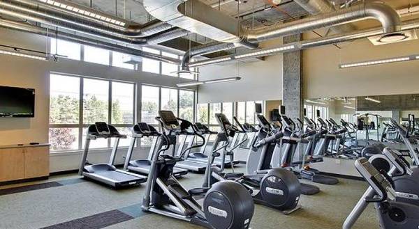 $2,103 / 1br - 690ft2 - Hermoso departamento de 1 habitación/1 baño con patio privado, ¡imperdible! (Maple Leaf, Northgate)63773355273987124