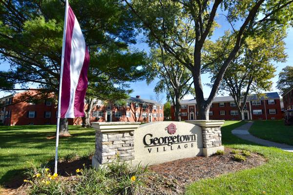 $709 / 2br - Come See Why We Call Our 1 & 2 Bedrooms Home! Georgetown Village! (Toledo)63836552967297122