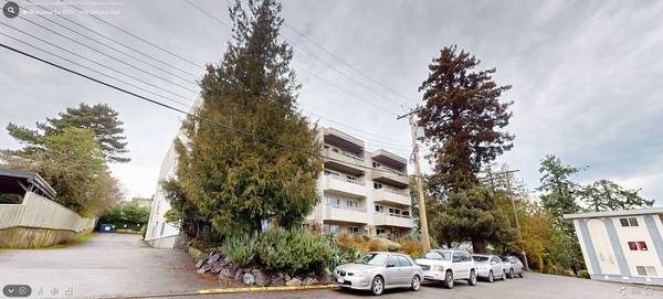 2 Bed, 1 Bath, On Gorge 1