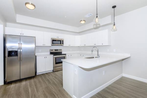 $2,687 / 2br - 1324ft2 - Vida urbana con estilo cerca de senderos verdes y huertos comunitarios 🌿 (9425 Twenty Mile Rd, Parker, CO)63771721612801124