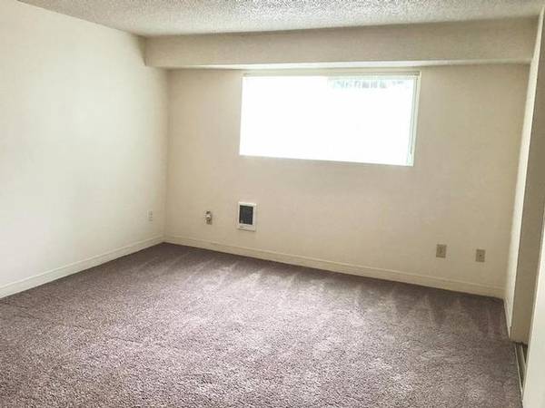 $1,400 / 2br - 950ft2 - 1 Month Free + $500 Giftcard Convenient Location by Bypass63686579262339121