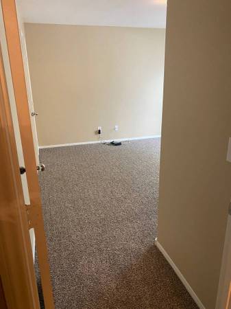 $550 / 1br - SPASIOUS BED ROOM WITH BATH CLOSET NEAR STORES (Concord)63823029968385120