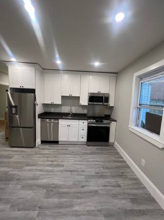 $1,300 ROOMATE NEEDED (Winthrop)63996692043779120
