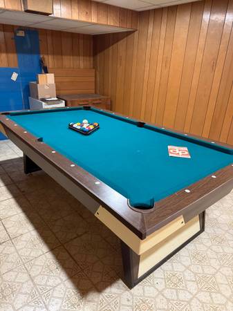 Recreational 7' Pool Table 1