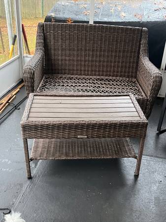 Hampton bay wicker set 1