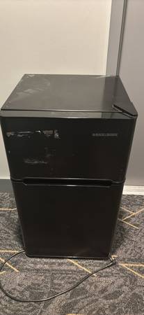 Mini Fridge 1
