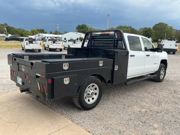 2018 Chevrolet K3500 CREW CAB - Photo 4